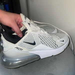 NIKE AIRMAX 270